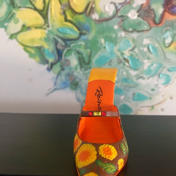 Just the right shoe by Raine - Picture 4 of 8